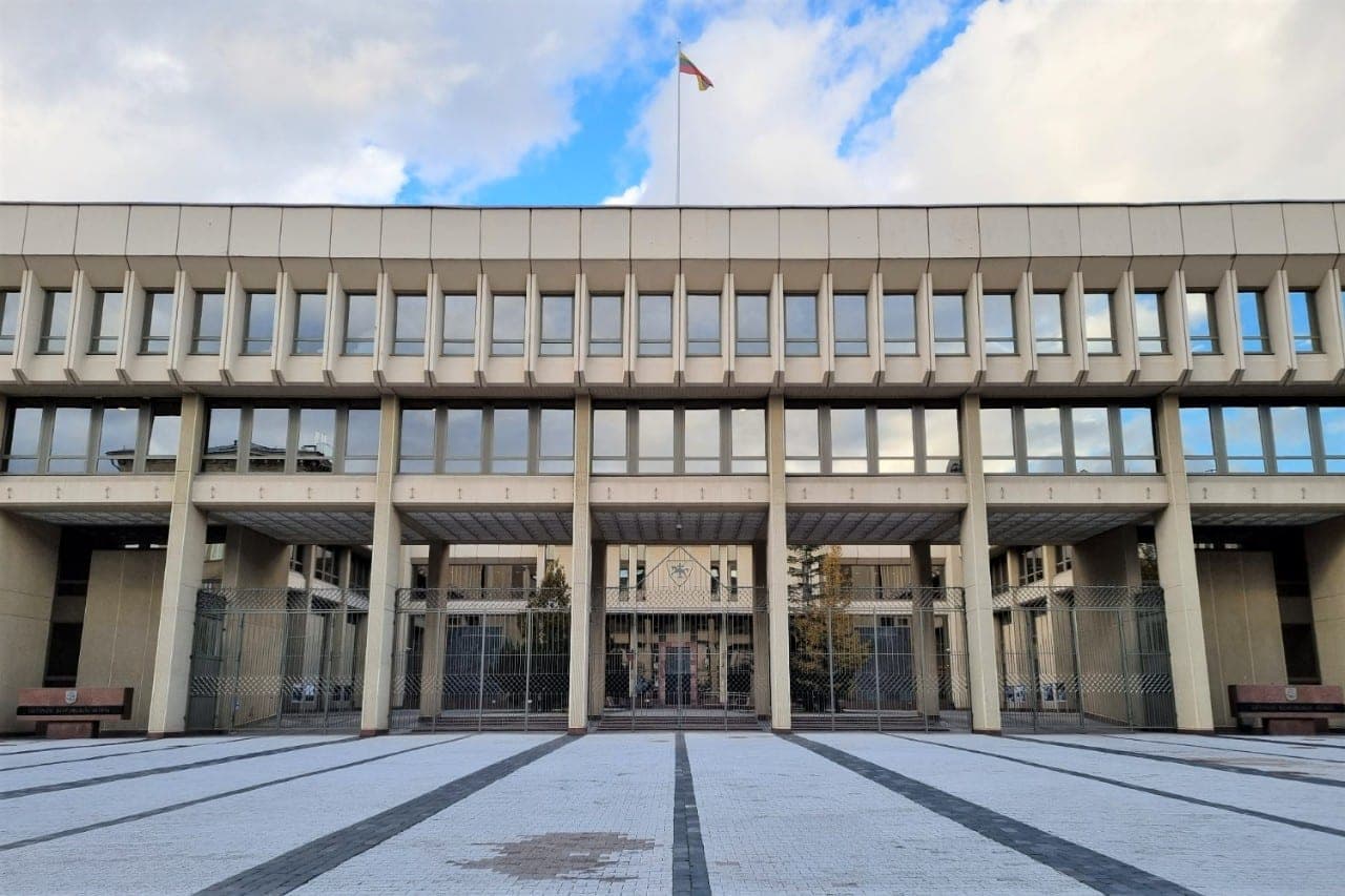 Kėdžių dalybos: be postų neliko ir M. Lingė, ir bemokslis J. Džiugelis, tačiau šis džiaugsmu netrykšta