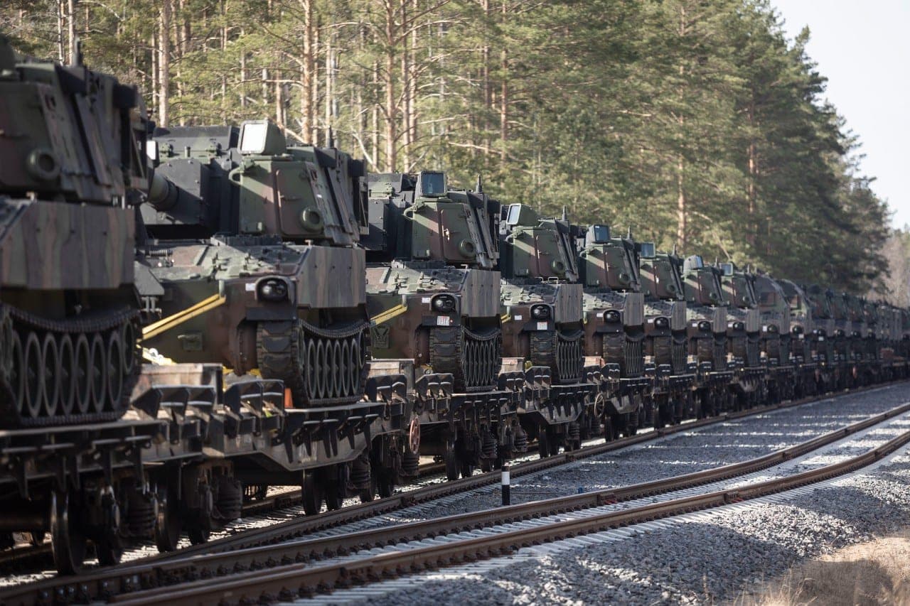 Rusijos kariškis pripažino NATO artilerijos pranašumą
