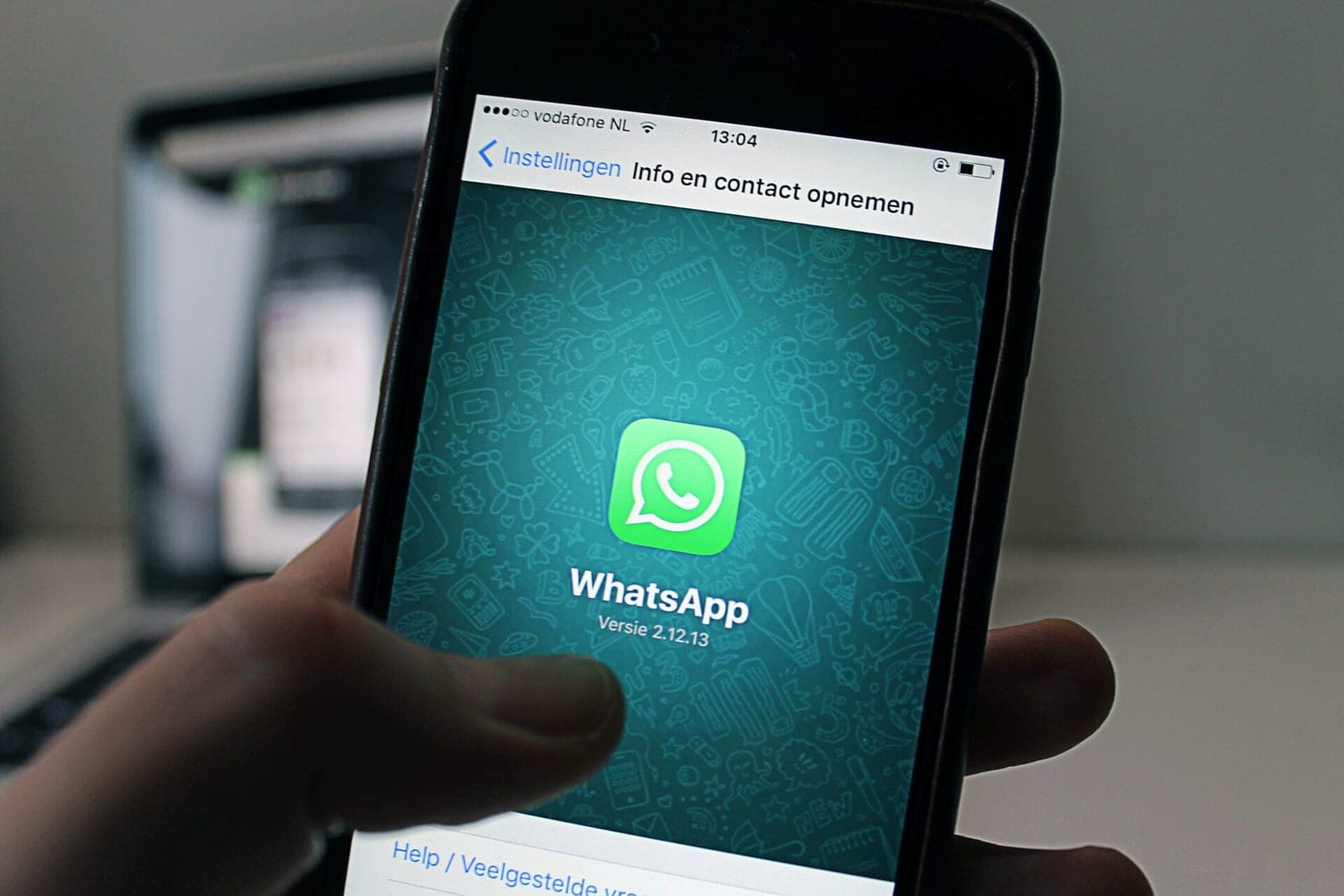 Masinis „WhatsApp“ valymas: už ką „Meta“ ištrynė 6,8 mln. paskyrų?