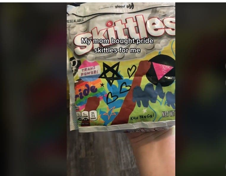 „Pride“ šmėkla: „Skittles“ saldainiai siūlo tapti LGBTQ nariu