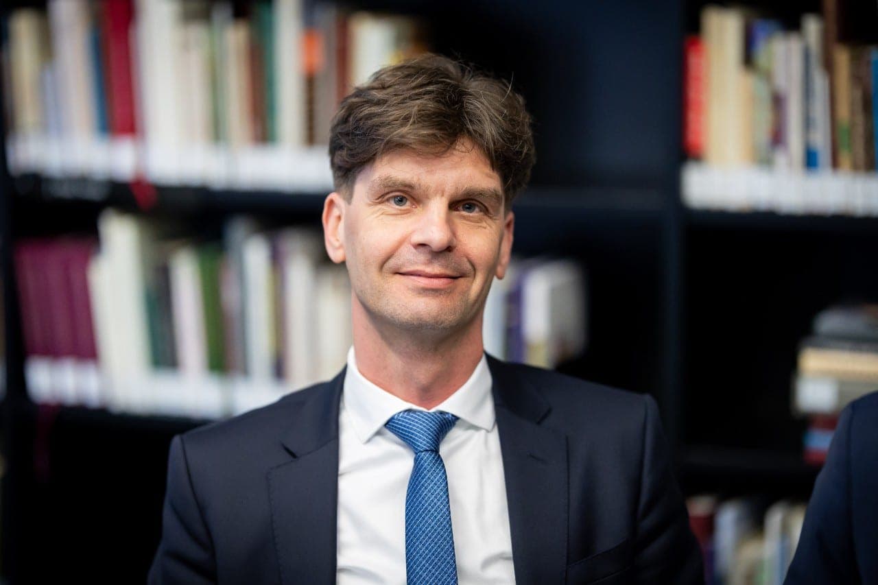 Ignas VĖGĖLĖ: Apie augančią valstybės skolą ir grėsmes įsisukti į skolos spiralę