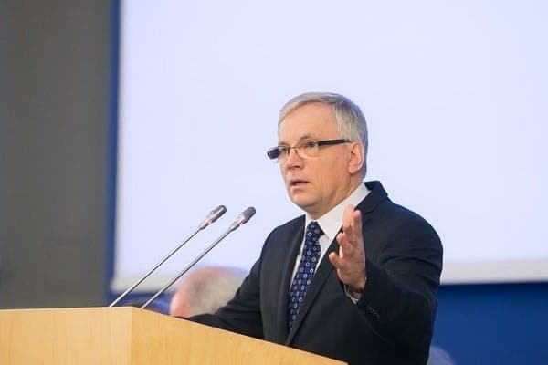 Finansų ministras R. Šadžius prakalbo apie neišvengiamus mokesčių pakeitimus