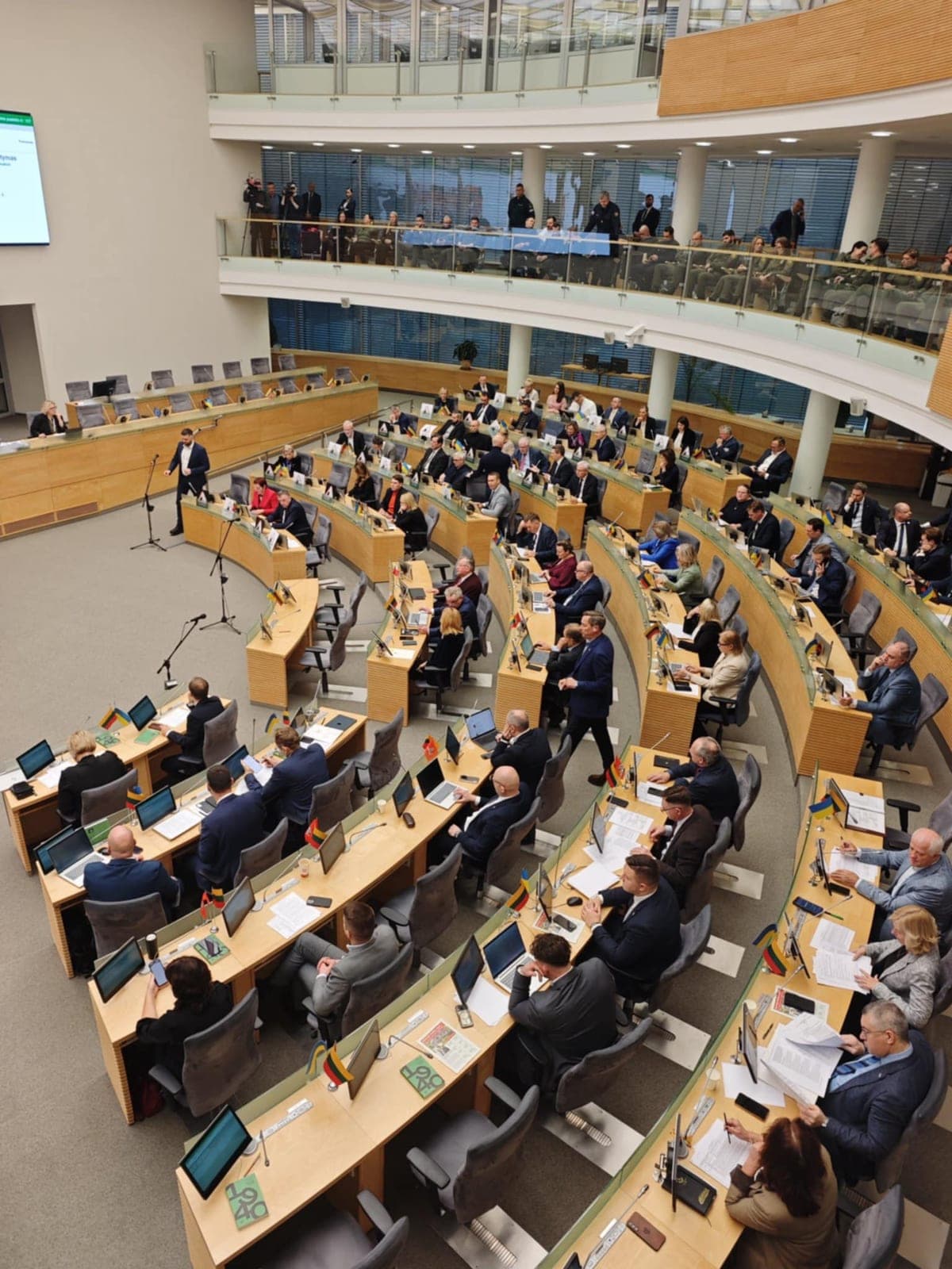 Po praėjusios savaitės fiasko: Seime vėl renkami parašai tyrimo komisijai dėl nutekintų RC duomenų