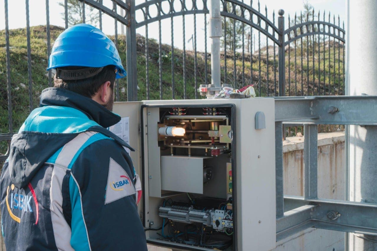 Išmanieji elektros skaitikliai išmaniai leidžia apiplėšti Lietuvos žmones?