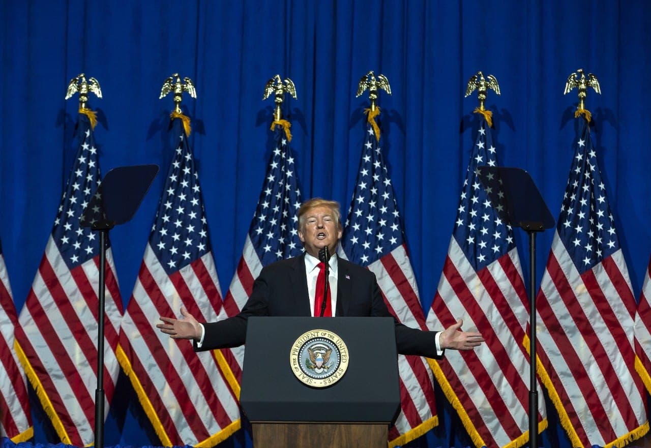 D. Trumpas pasirašė įsaką, kuris patvitina strateginio Bitcoinų rezervo įkūrimą