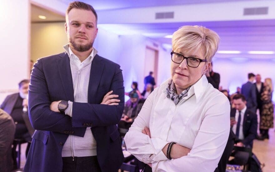 Naujausiuose reitinguose opozicijos triumfas: valdantieji nepatenka net į trejetuką