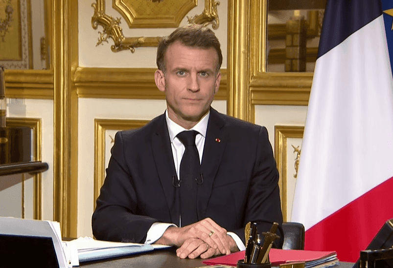 Macronas žada plėsti branduolinį arsenalą: „Artimiausi penkiasdešimt metų bus branduolinių ginklų era“