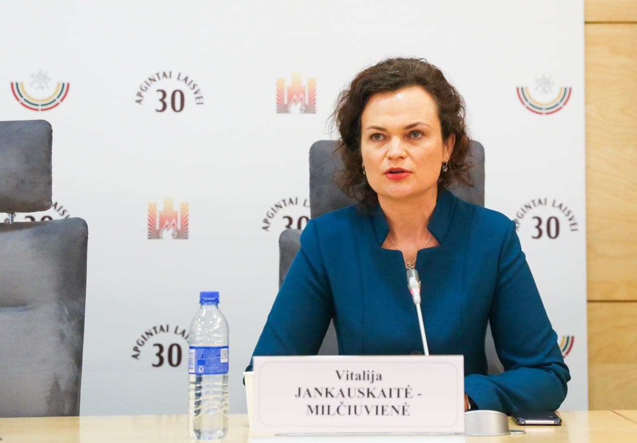 „Basakojė mama“ atskleidė E. Jakilaičio laidos užkulisius: „visuomenininkai“ studijose už 10 Eur