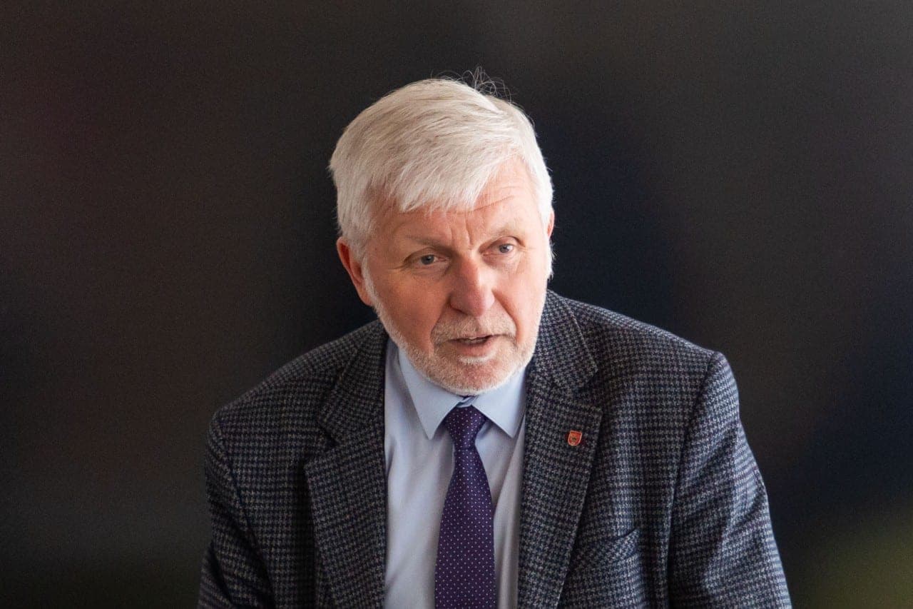 Buvęs komunistas, dabar konservatorius, valdžioje sėdi ilgiau už V. Putiną ir A. Lukašenką