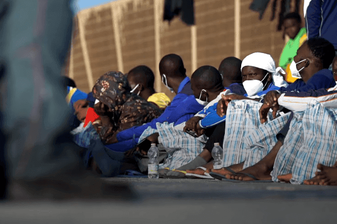 Ištisi šiukšlynai ir narkomanų getai: taip atrodo migrantų nusiaubtos Europos sostinės