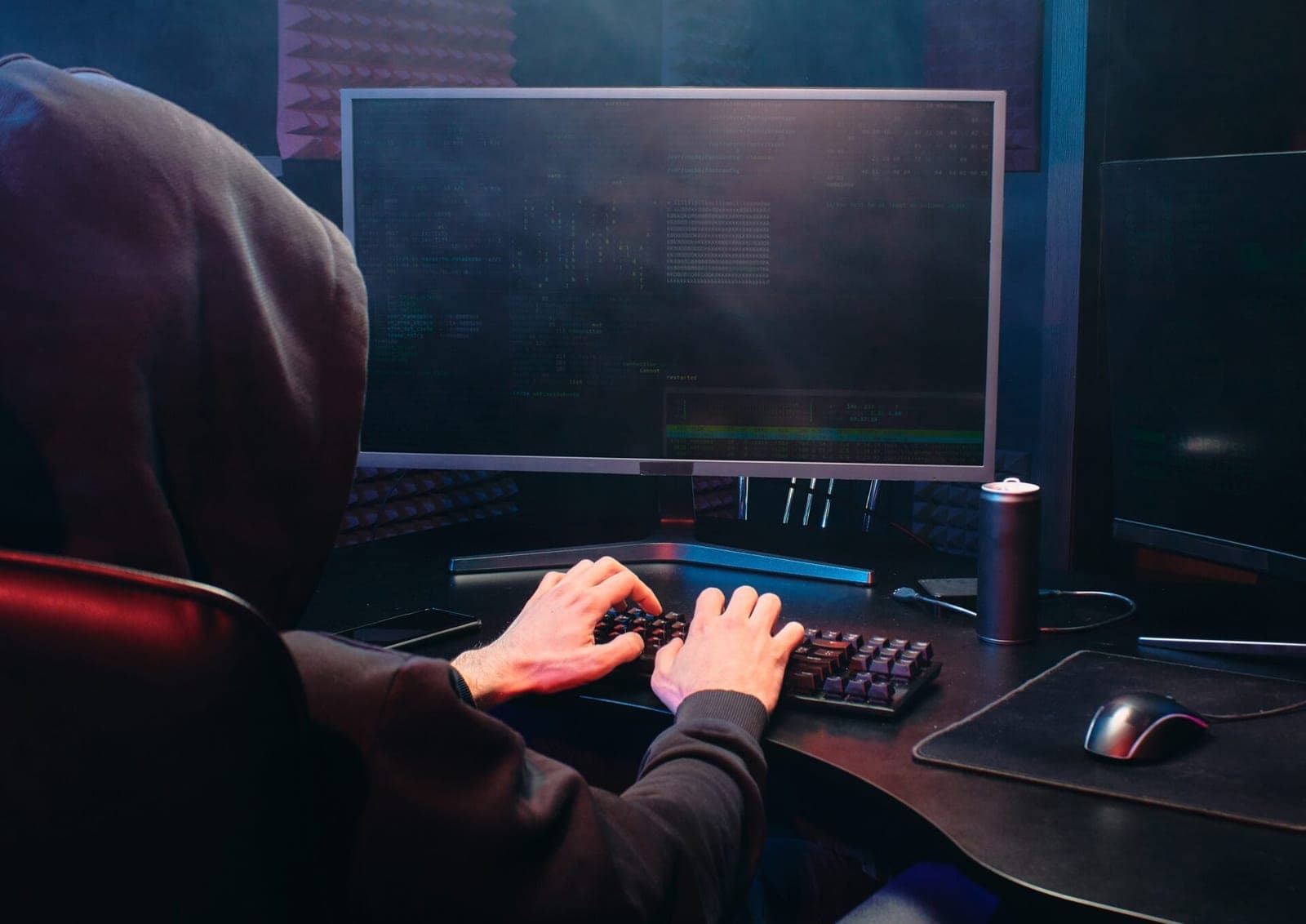 Naujas kibernetinių nusikaltėlių taikinys – saugumo internete ekspertai ir kiti profesionalai