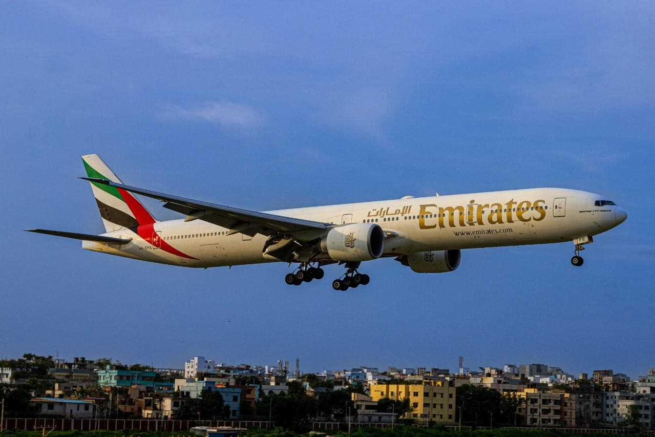 „Emirates Airlines“ taiko naujus ribojimus skrendantiems į Dubajų