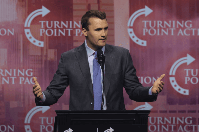 „Tamsus momentas“ JAV: ieškomas šaulys Jutoje nužudęs aktyvistą Charlie Kirk