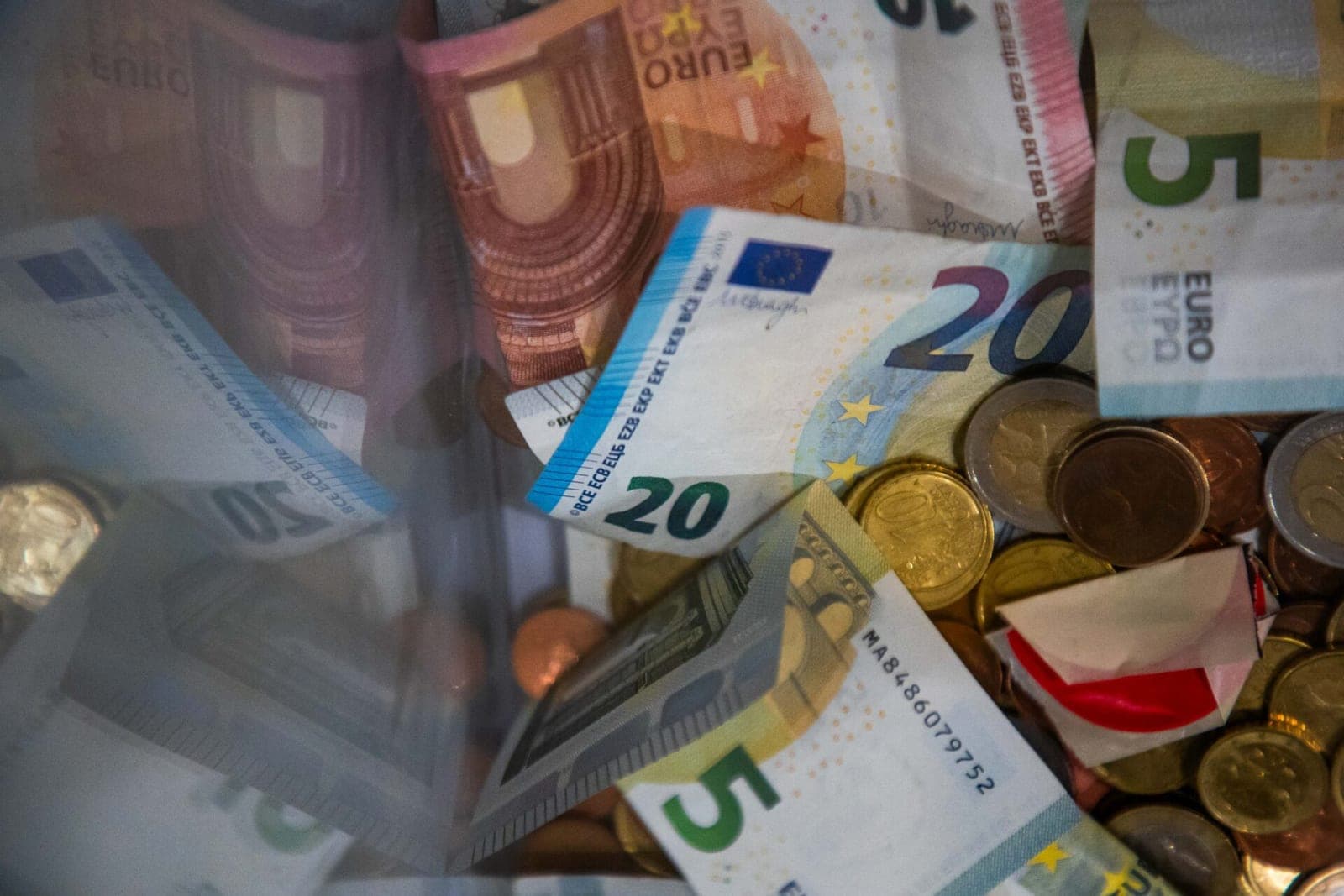 Mokesčių karuselė įsisiūbavo: siūloma ne tik išplėsti NT mokestį, bet ir kelti PVM tarifą