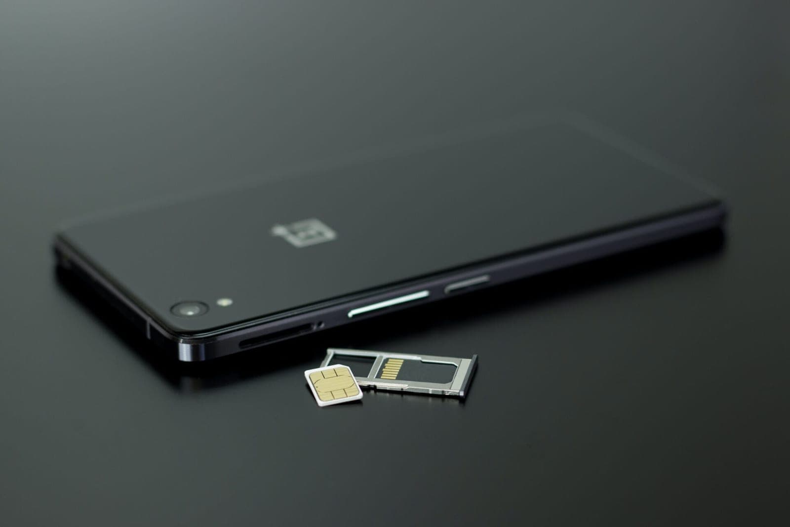 „Google Fi“ teigia, kad programišiai gavo prieigą prie klientų informacijos