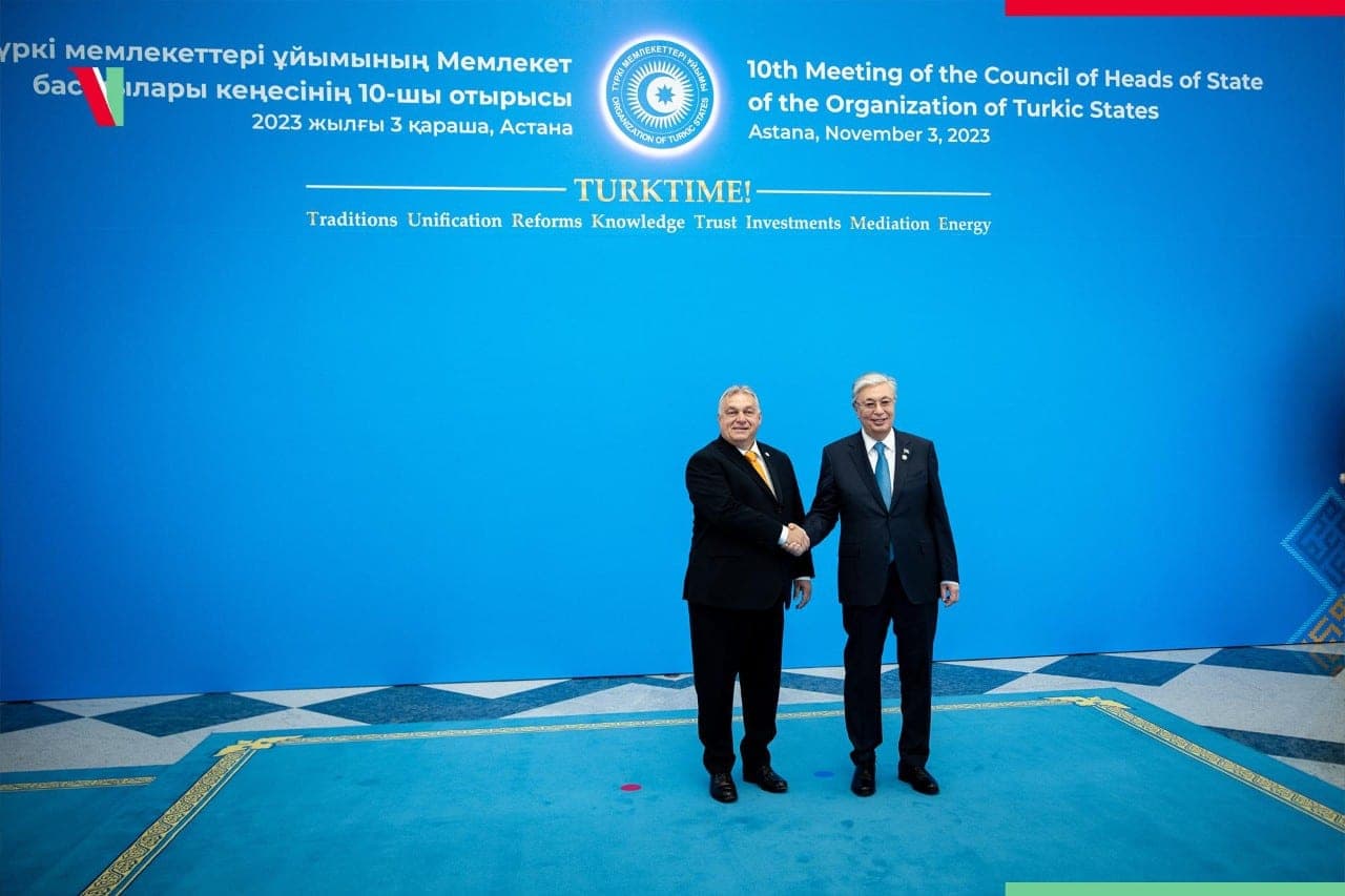 Vengrijos premjeras Viktoras Orbanas savo pozicijos nekeičia ir žeria kritiką Ukrainai