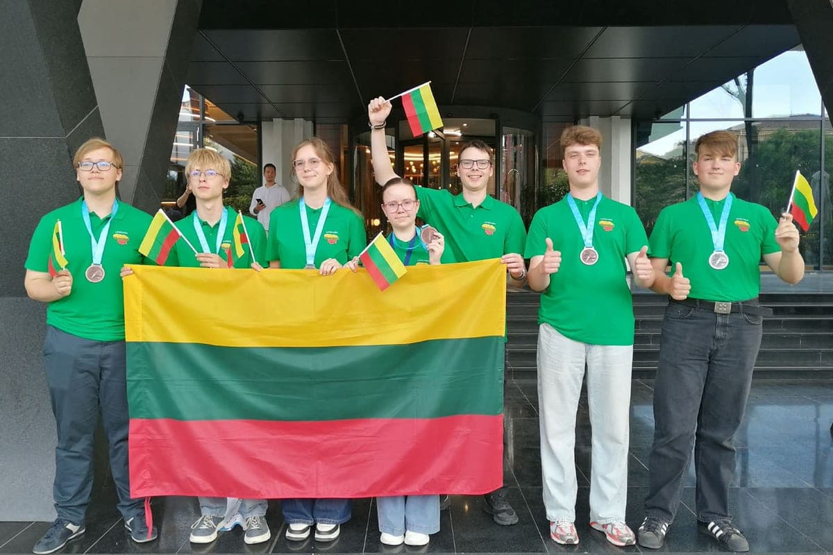 Lietuvos mokiniai Europos šalių geografijos olimpiadoje pelnė septynis medalius