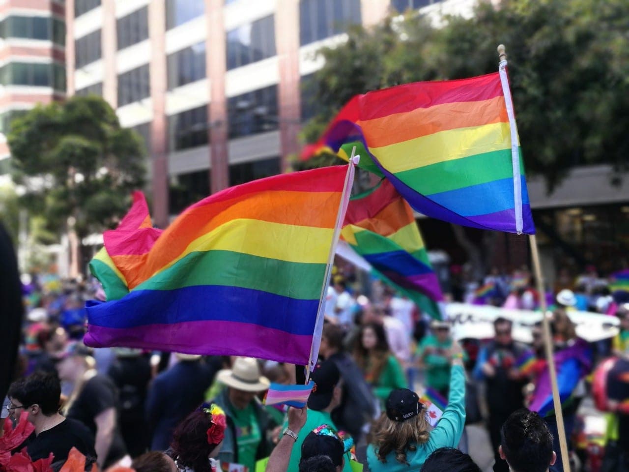 EK nutraukė teisinius veiksmus prieš Lenkiją dėl anti-LGTBQ rezoliucijos