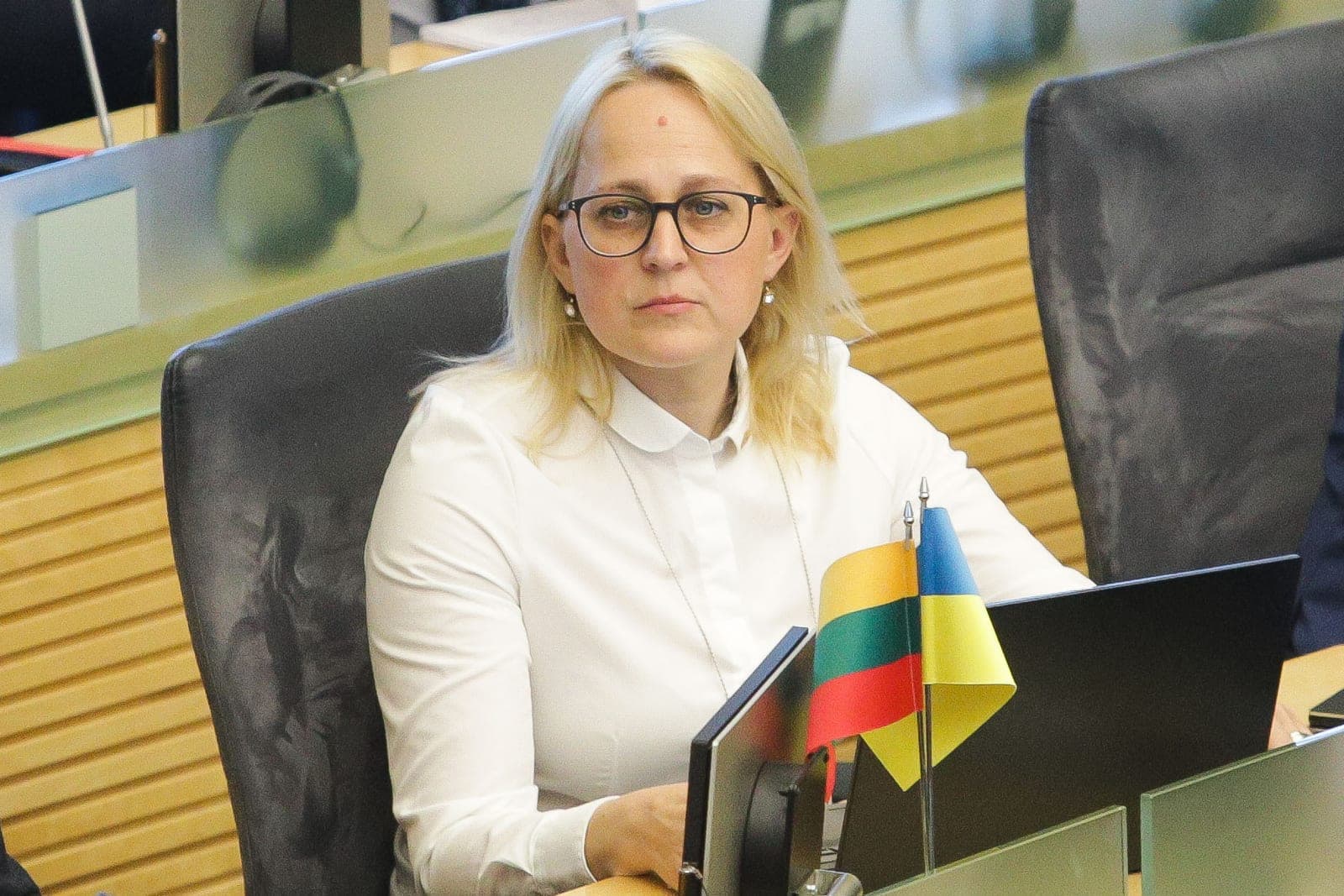 Seimas žengė žingsnį link mobiliųjų telefonų draudimo mokyklose