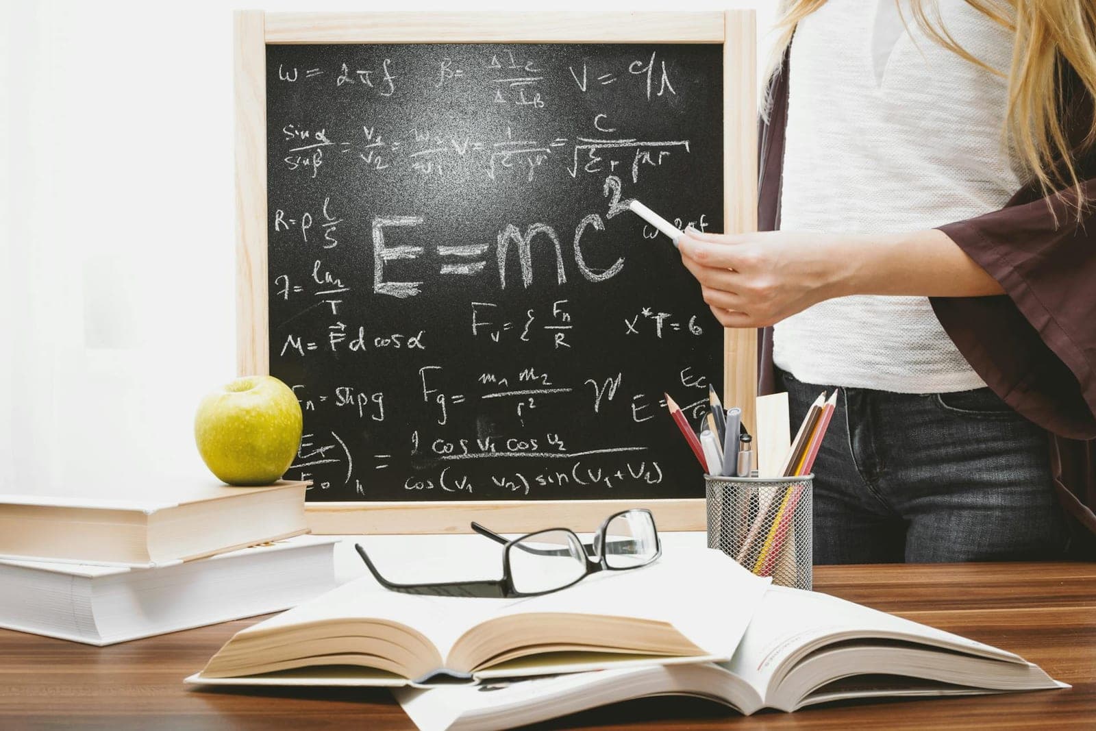 Aukštųjų mokyklų absolventams – galimybė per dvejus metus tapti pedagogais