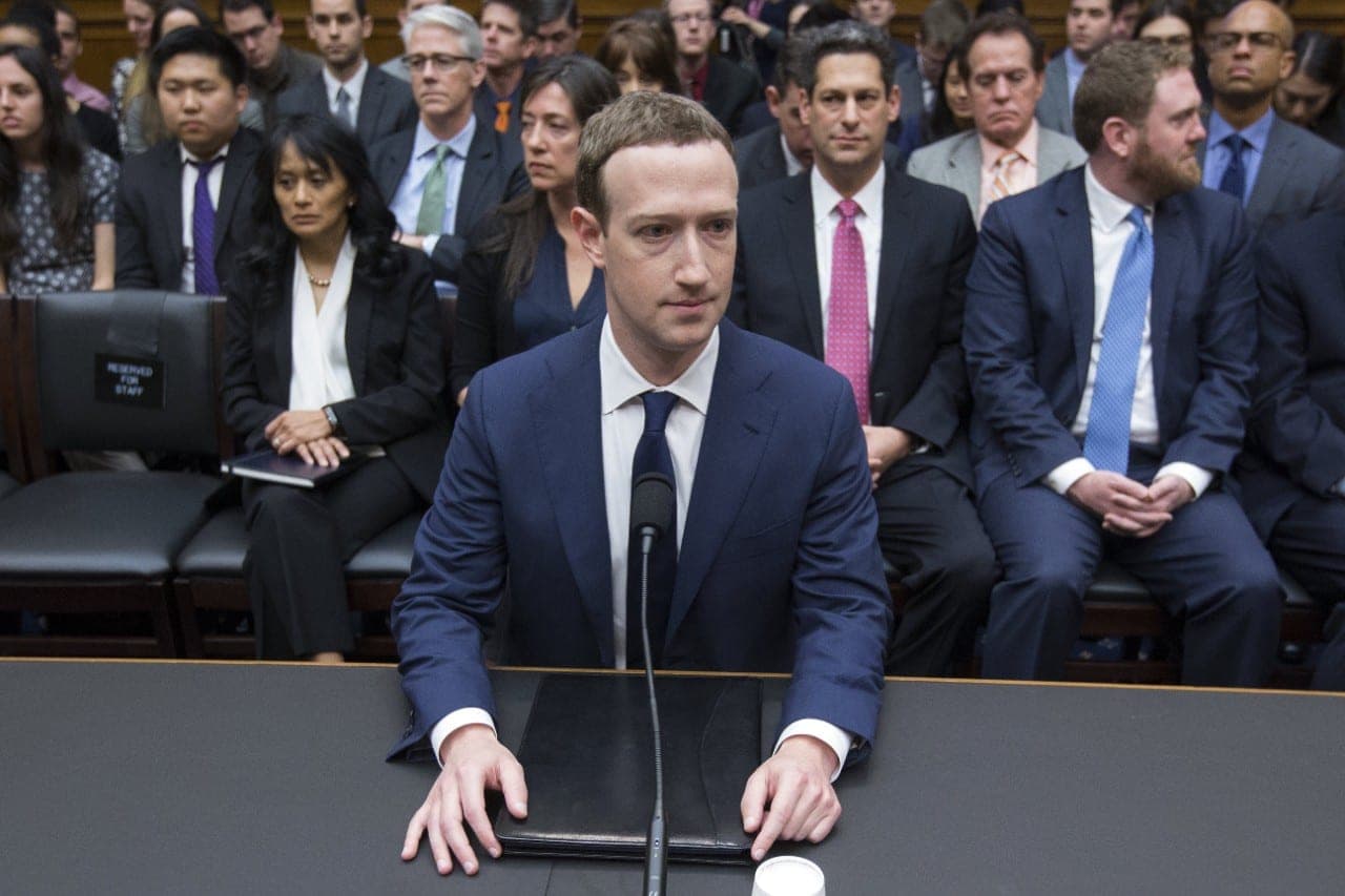 M. Zuckerbergo įsakymas – pašalinti tamponus iš vyrų tualetų „Meta“ biuruose