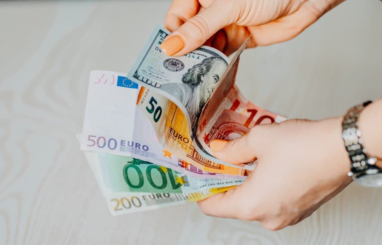 Nevyriausybinių organizacijų fondų konkursai – tik kalbantiems apie lytinę orientaciją?
