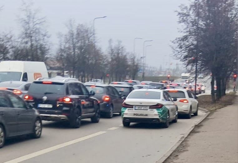 Kaunas ruošiasi kamščiams: prasideda Šilainių plento remontas, keisis maršrutai