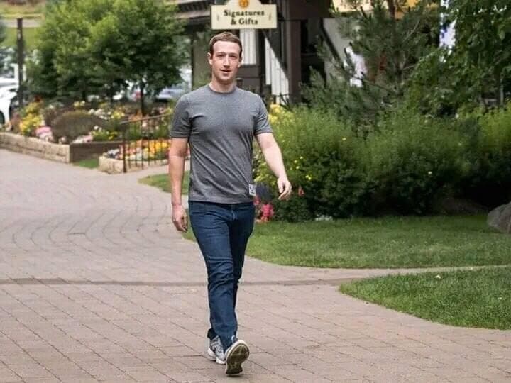 M. Zuckerbergas prisipažino cenzūravęs „Facebook“ JAV administracijos prašymu