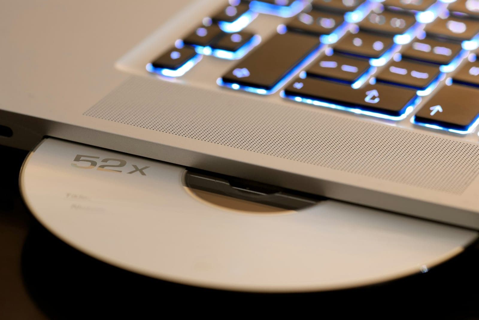 Kompaktiniam diskui – 43-eji: kaip buvo pakeistas muzikos ir technologijų pasaulis