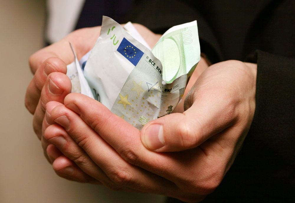 Vis dar didžiausia gyventojų dalis dirba už „ašaras“