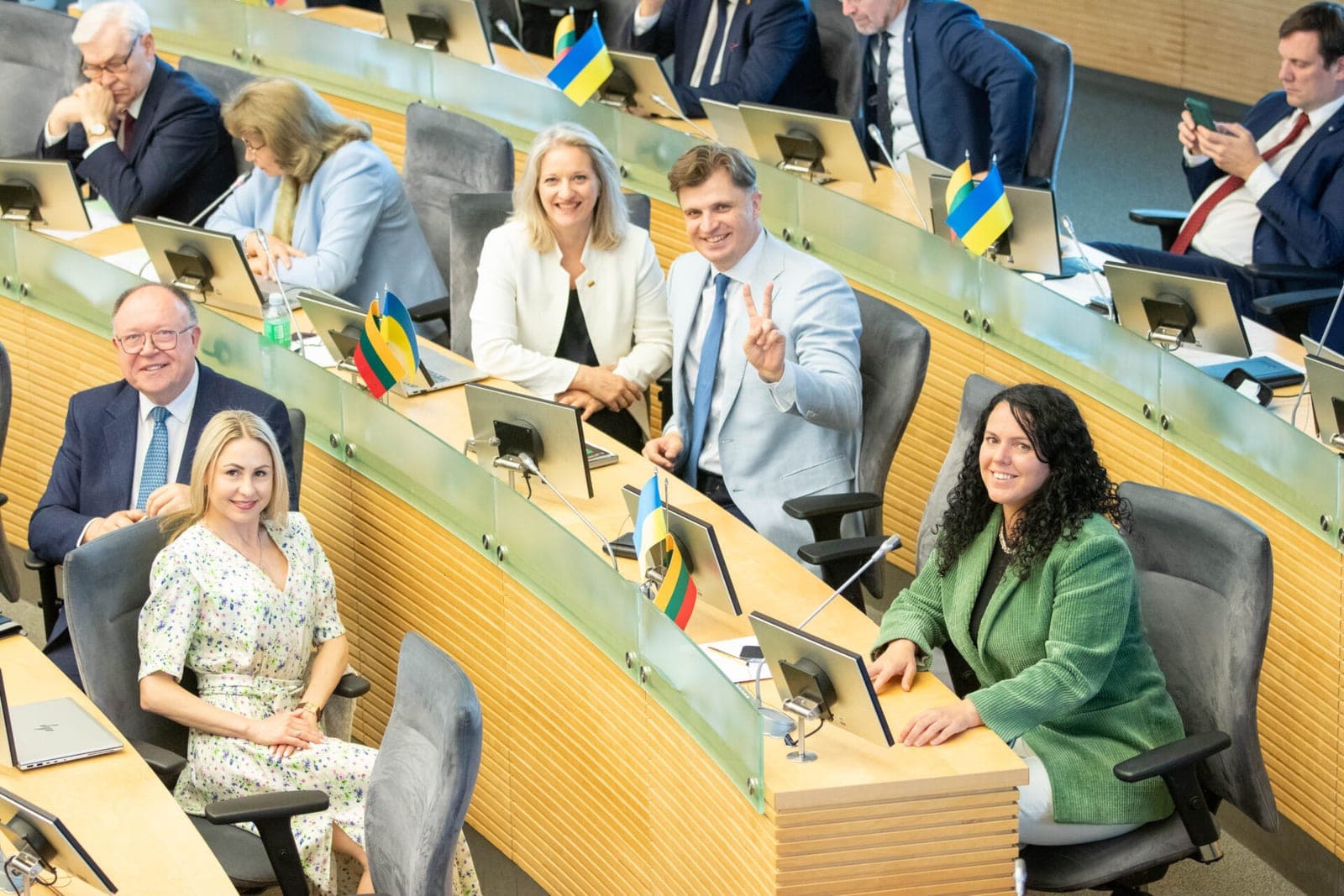 Po prakaitu plušėjęs Seimas išeina atostogų? Per popietę svarstydavo ir po 60 įstatymų