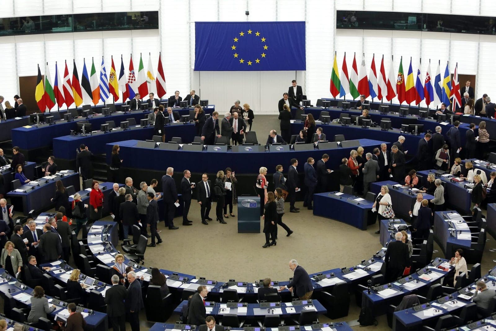 Europos Parlamento rinkimai artėja: kaip partijoms sekasi rinkti parašus?