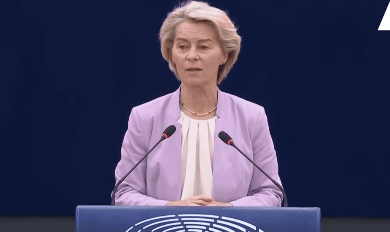 Ursula von der Leyen išliks poste, bet jos pozicijos silpnėja: Europos Parlamentas balsavo dėl nepasitikėjimo