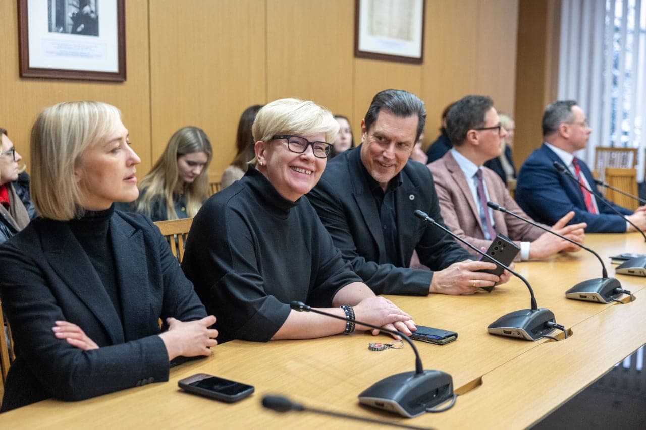 Nepaisant apklausų rezultatų konservatoriai vėl bando prastumti partnerystės įstatymą?