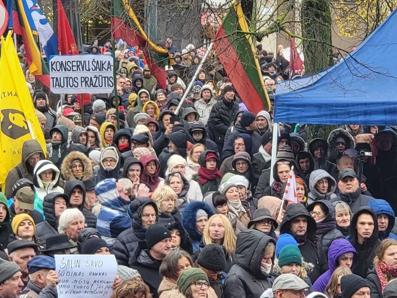Mitingas – prie Seimo tūkstančiai protestuotojų: „Nustokite mus apiplėšinėti“ (NUOLAT PILDOMA)
