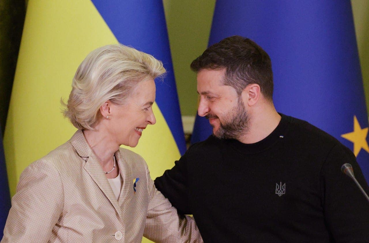 Artinantis antrajai karo Ukrainoje žiemai, vis garsėja kalbos apie derybas