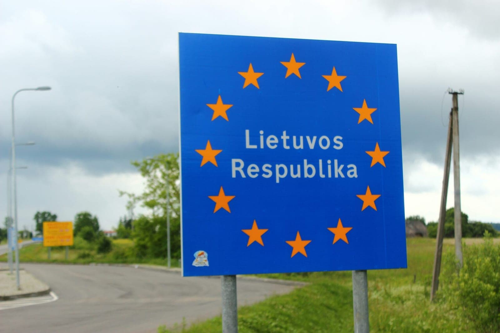 Lietuva uždaro pasienį, griežtina saugumą ir įveda naujus reikalavimus čia dirbantiems migrantams | 77 savaitė