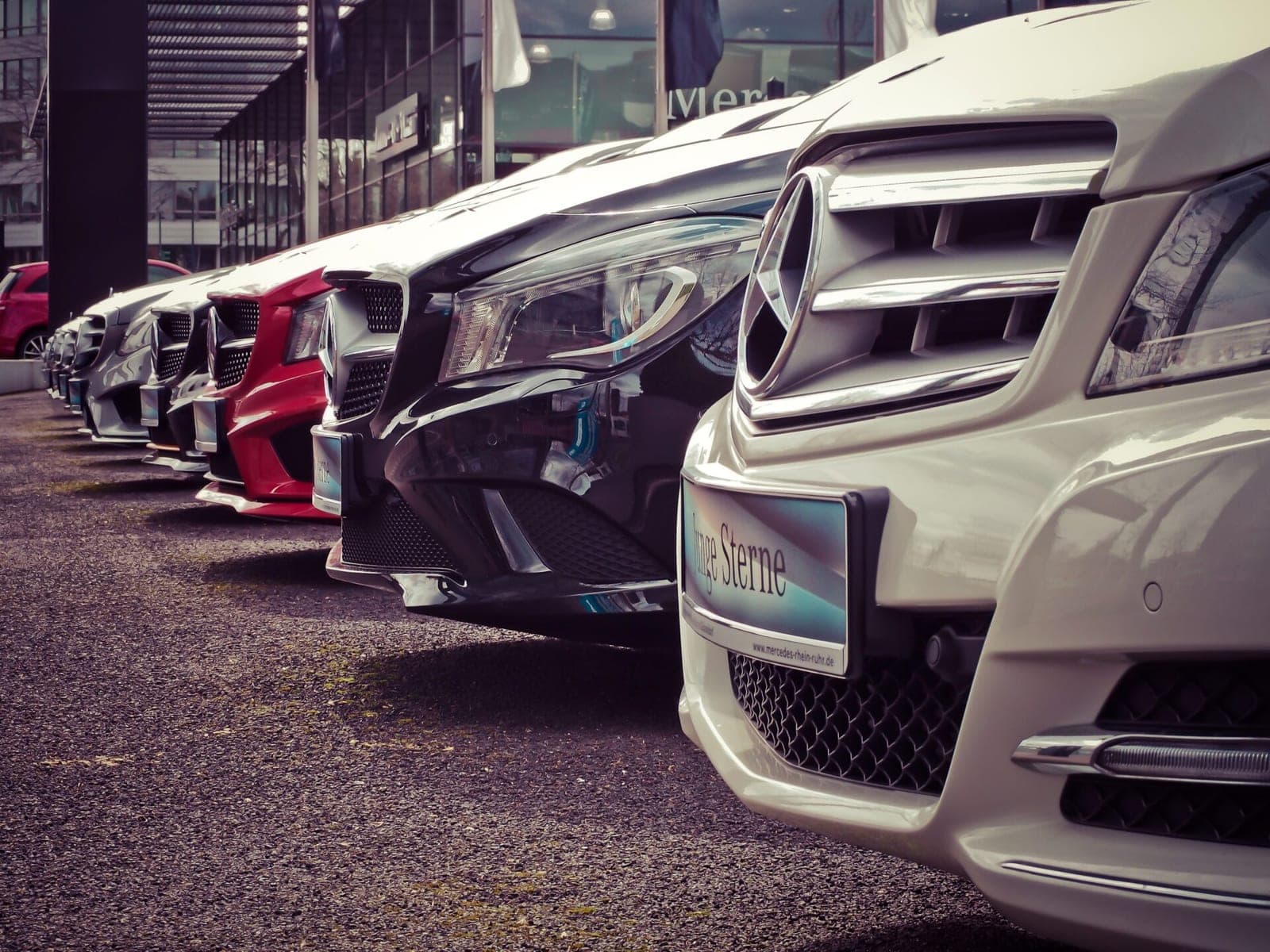 Milijonai automobilių yra nesaugūs: į juos galima ne tik įsibrauti, bet ir pavogti jų savininkų duomenis