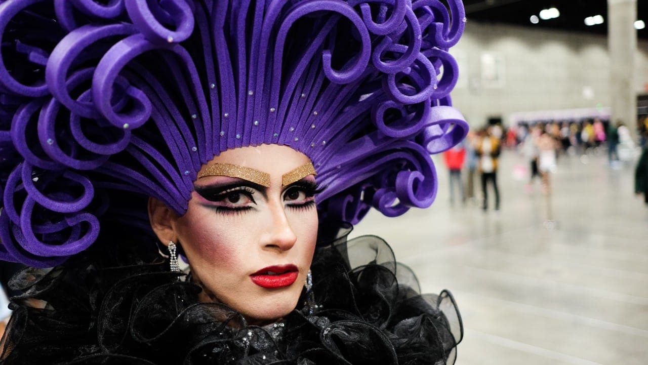 JAV siekiama kriminalizuoti „drag queen“ pasirodymus