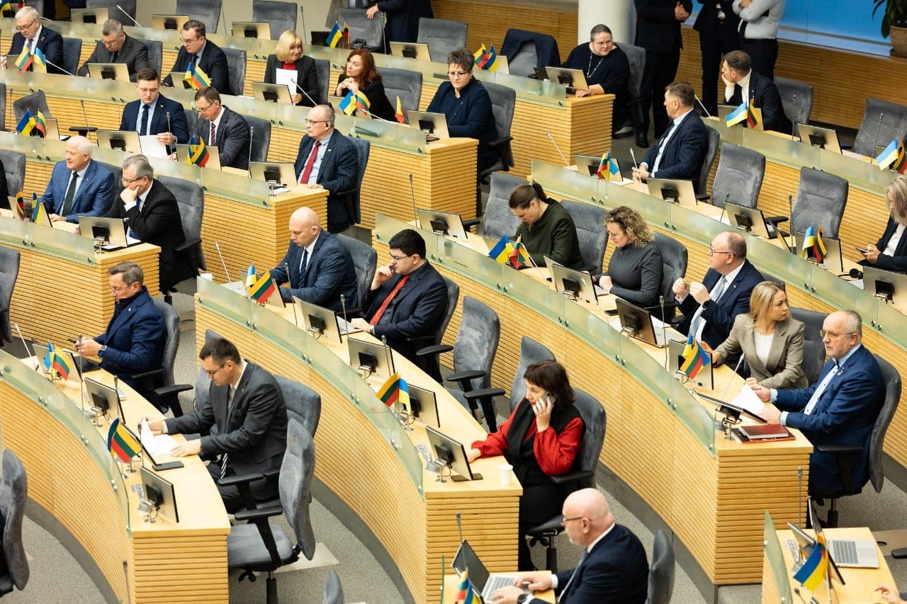 Siūlo plėsti privačių interesų deklaravimą: tektų nurodyti visas turimas akcijas ir galiojančius sandorius
