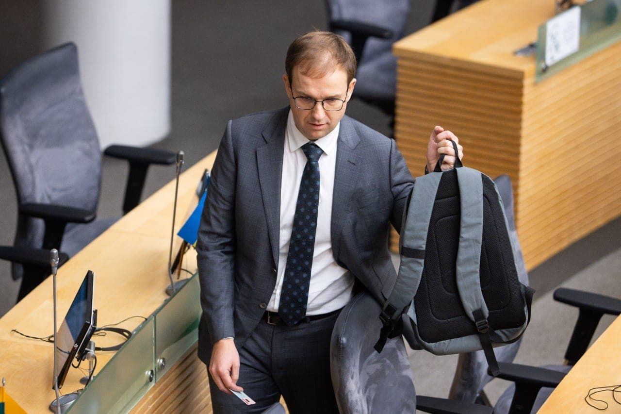 Seimas sprendžia dėl įkalinto parlamentaro V. Gapšio apkaltos (TIESIOGIAI)