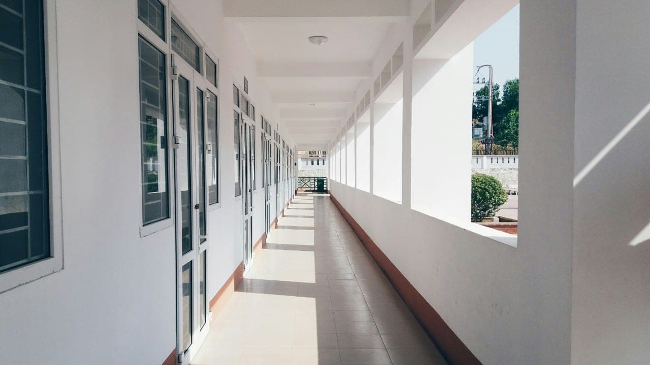 Pedagogų algos nuo sausio didės 8,41 proc., bet 100 mln. eurų šaltinis vis dar neaiškus