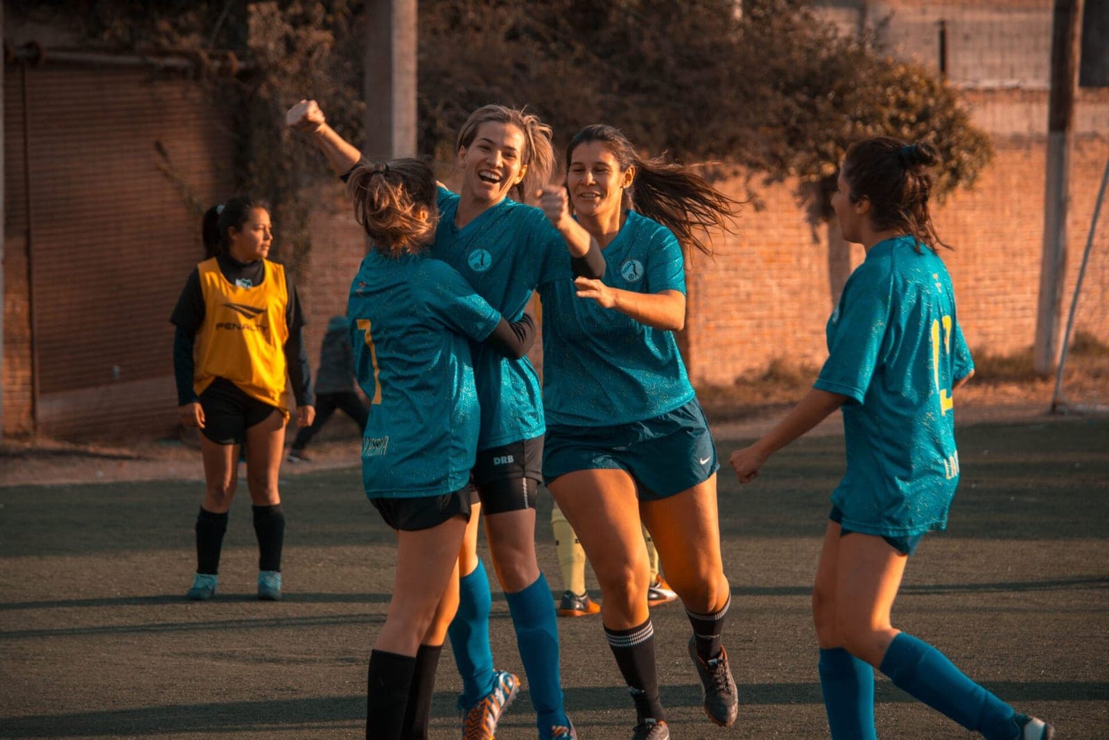 Futbolo žvaigždė Megan Rapinoe žarstosi transfobijos kaltinimais