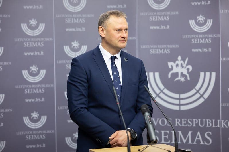 VSD vadovas R. Bridikis nori sekti be teismo leidimo savaitgaliais ir naktimis