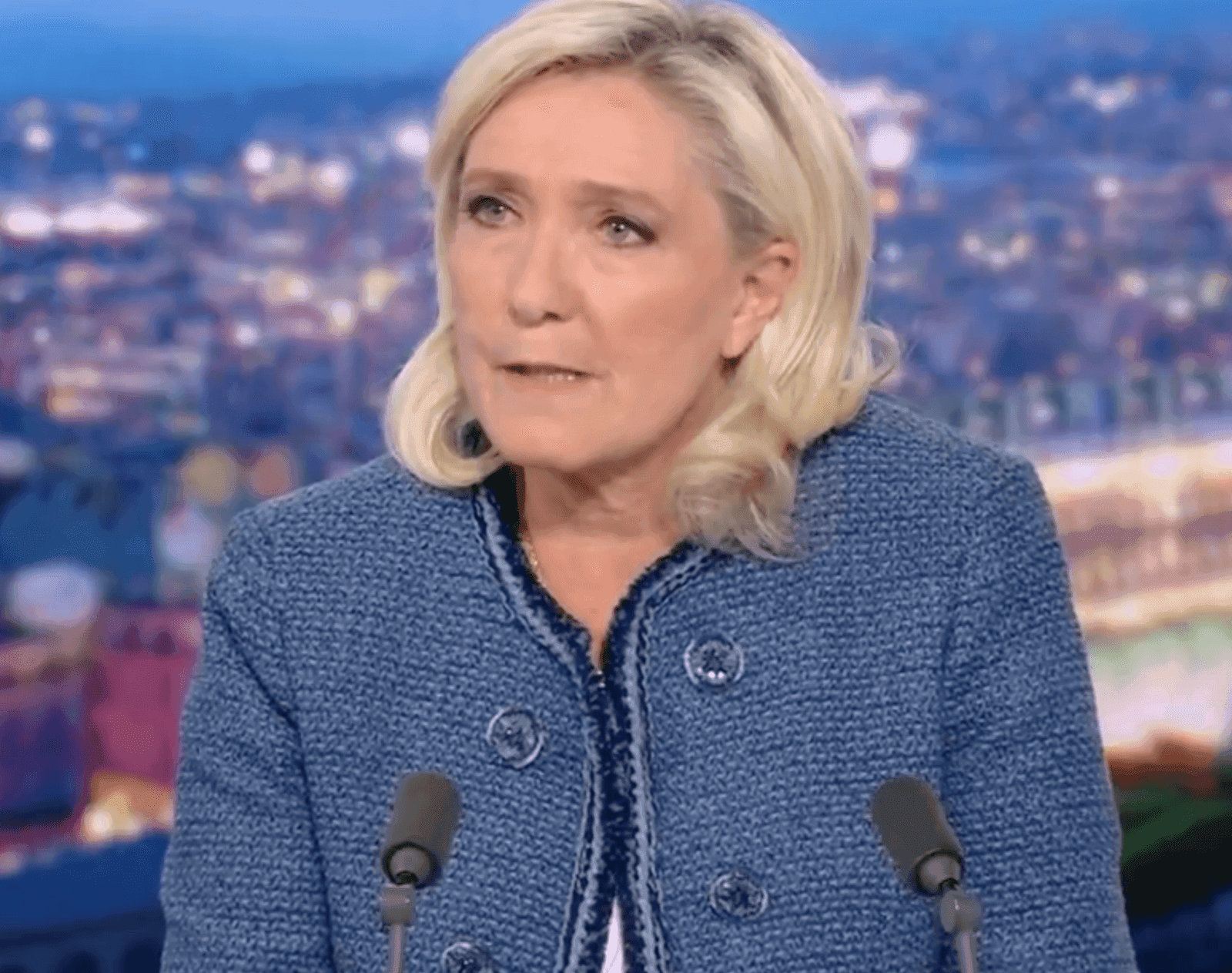 Marine Le Pen: „Neketinu pasiduoti teismų politikai“