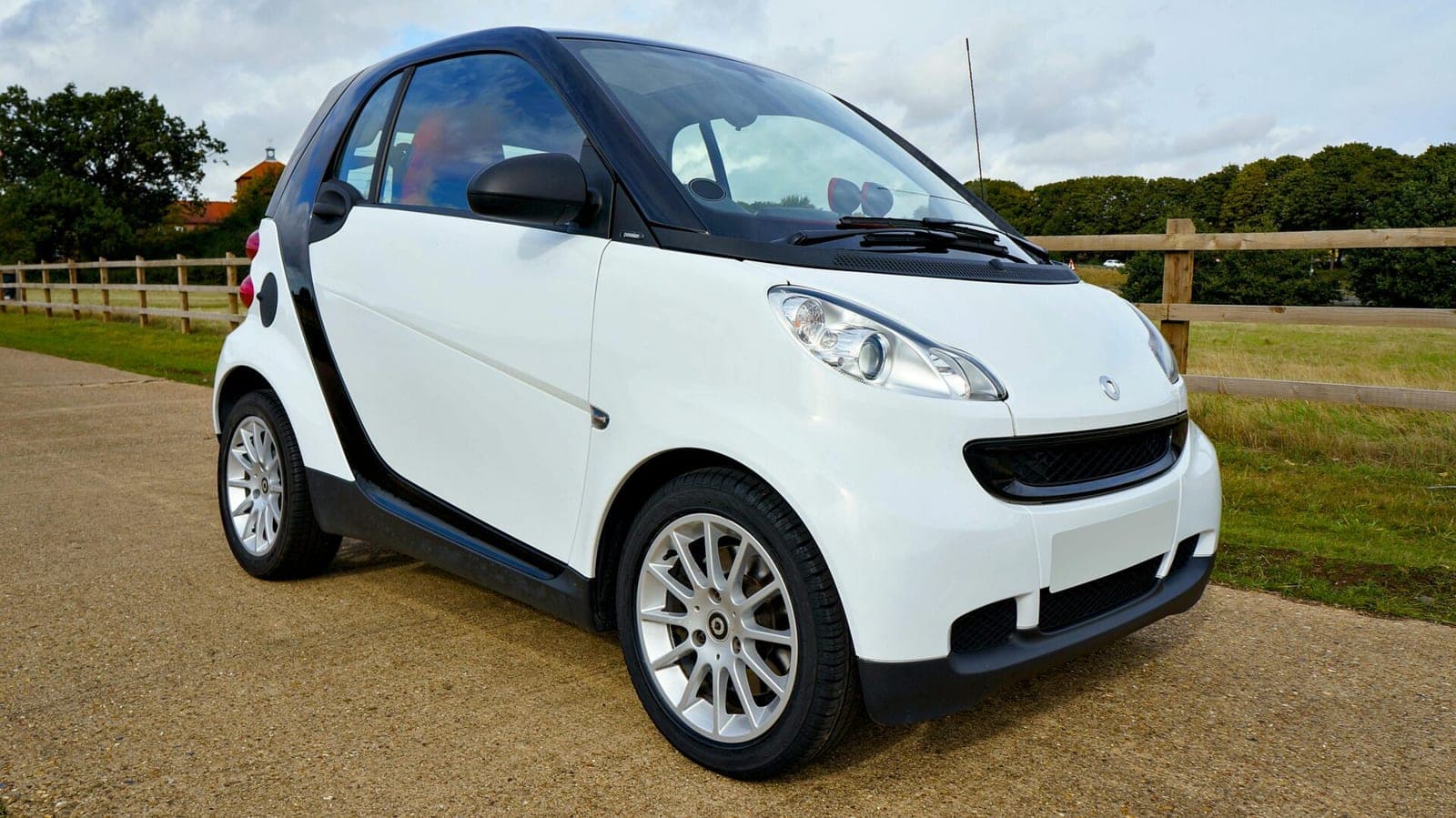 Miniautomobiliai – turtingų tėvų atžalų privilegija?