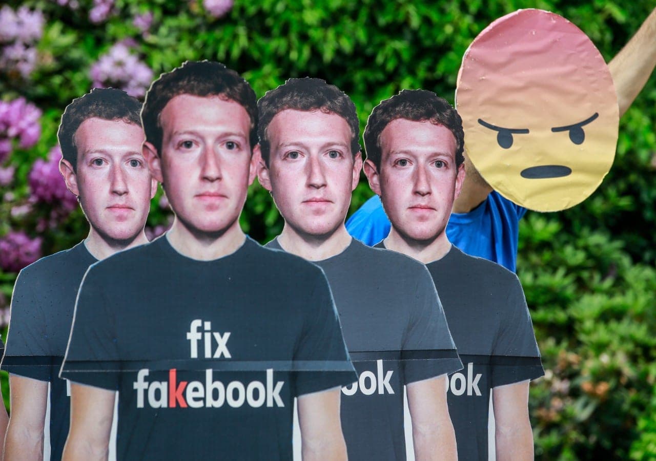 M. Zuckerbergas pataikauja D. Trumpui? Atnaujintose „Meta“ taisyklėse nebelieka LGBTQ+ cenzūros