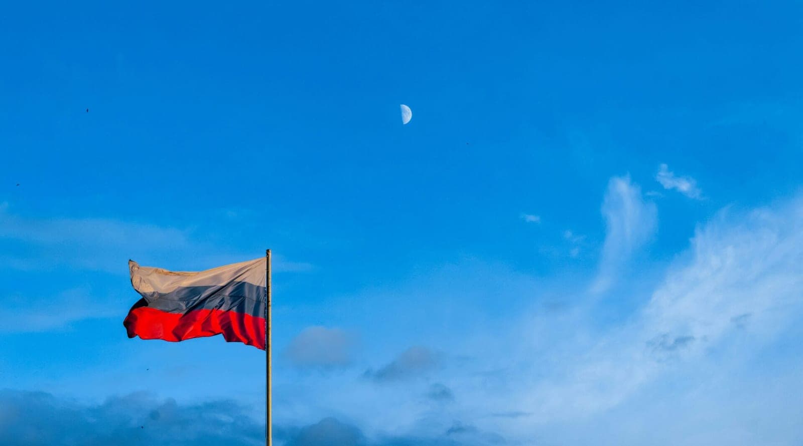 Rusijos pareigūnas rastas negyvas šalies ambasadoje Kipre