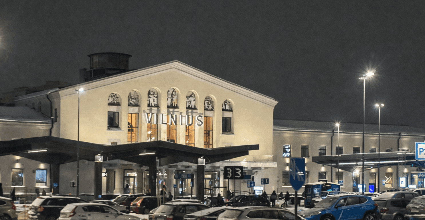 Dėl kontrabandinių balionų laikinai stabdytas Vilniaus oro uosto darbas