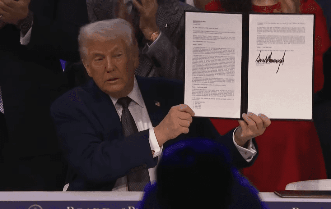 Trumpas pristato „Taikos tarybą“: kas yra tos 20 šalių, kurios prisijungia?